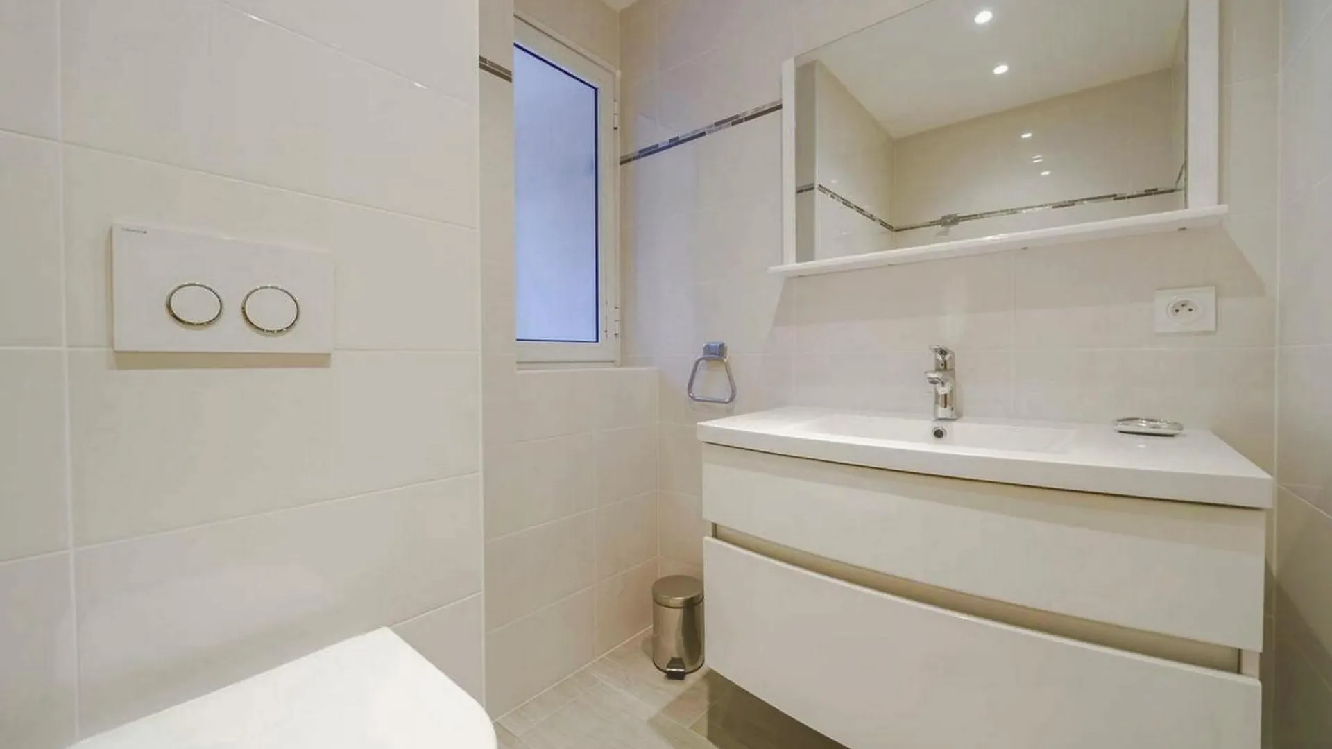 פריז Appartement Rocher 0*,